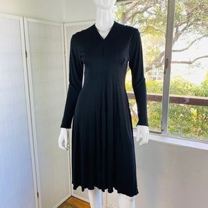 JEAN MUIR, Black V-Neck Knee-Length Dress, L.